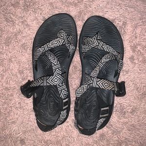 CHACOS SIZE 9